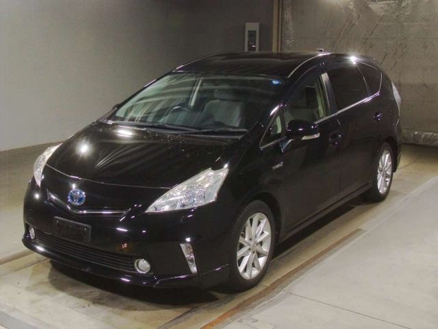 2189 Toyota Prius alpha ZVW41W 2012 г. (TAA Kinki)